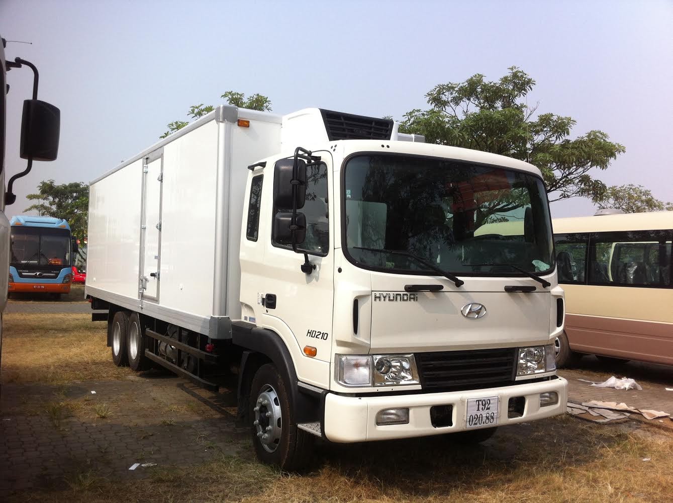 Hyundai HD210 đông lạnh - 13.85 tấn